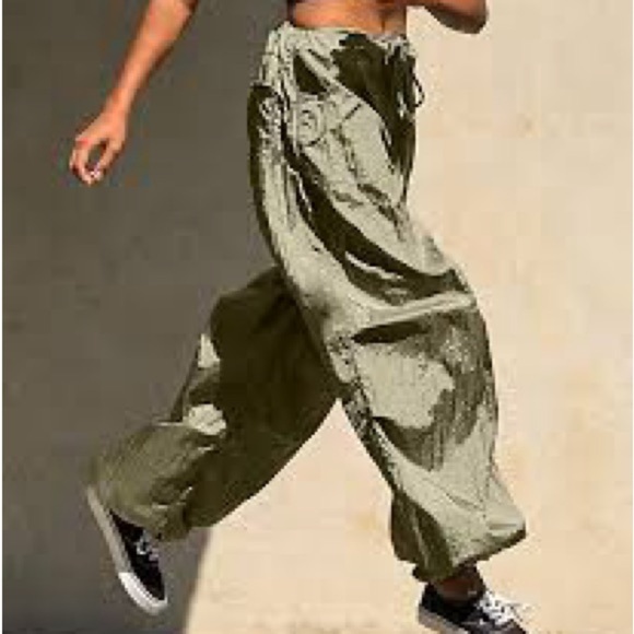 Motel Rocks, Light Golld,Shimmer Parachute Pants, Excellent Condition, Size XS - Picture 7 of 15